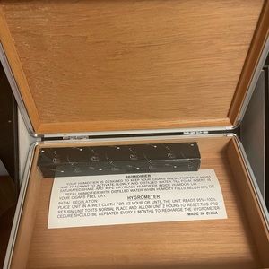 Colibrí travel cigar humidor